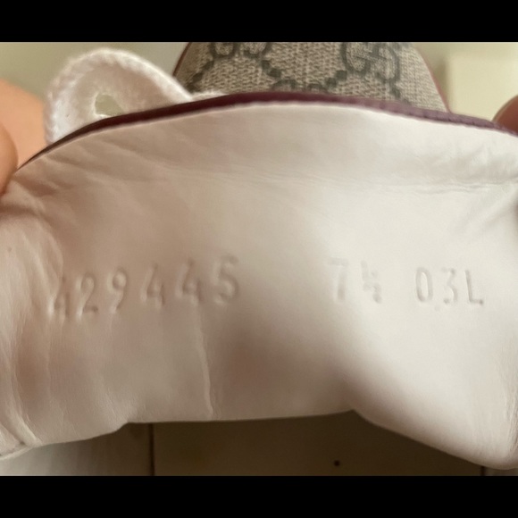 MENS GUCCI SHOES. ONLY WORN A FEW TIMES AND STILL IN GREAT CONDITION. - Picture 2 of 2